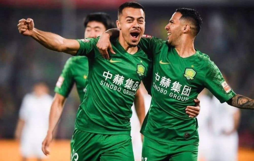  归化球员融入加速，国家队实力显著提升  