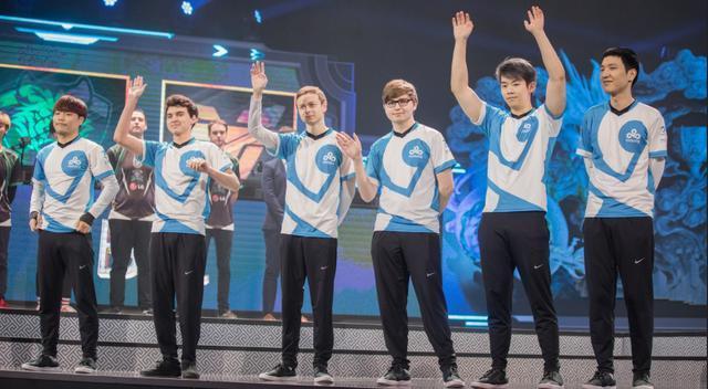  新生代电竞选手横空出世强势夺冠  