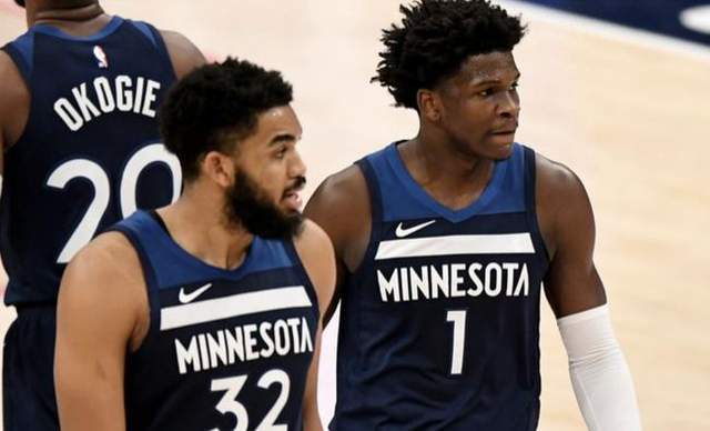  森林狼爱德华兹远投近攻展现全能