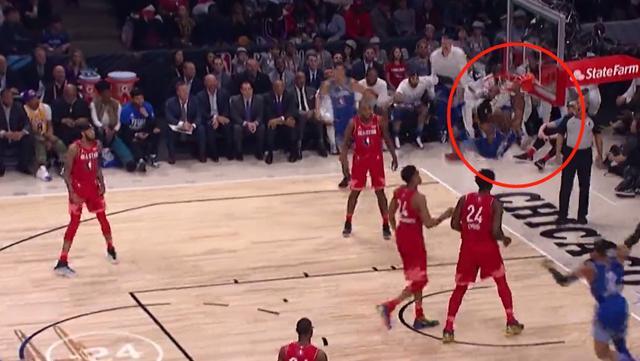  公牛拉文空中作业暴扣点燃全场