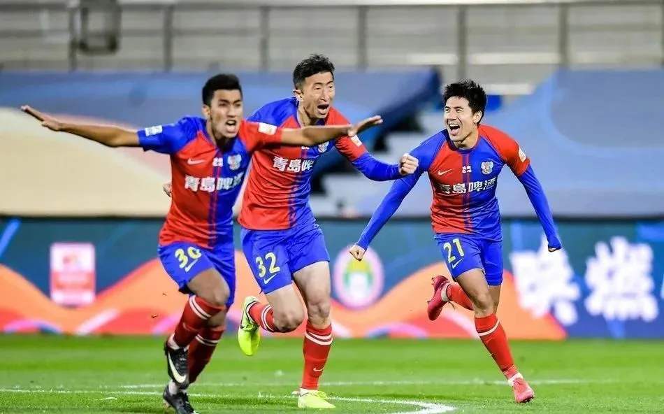  中超联赛迎来关键战，争冠保级白热化