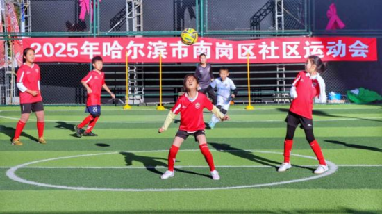  主场氛围助力腾飞，球迷助威声震屋瓦